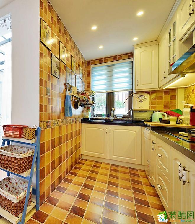 自然敞亮地中海风格220平米别墅厨房橱柜装修效果图