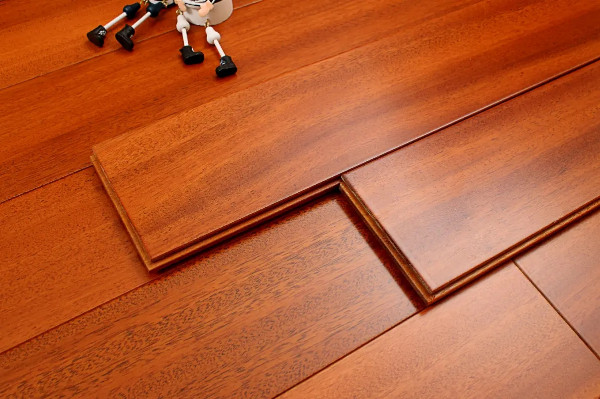实木地板和实木复合地板哪个好