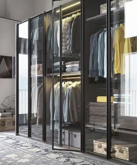 衣柜门板用玻璃好不好？家里玻璃衣橱要怎么设计？